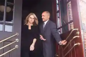 Открытая дверь