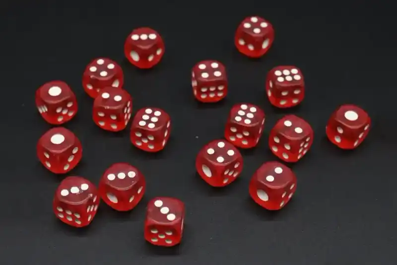 Червоний кубик