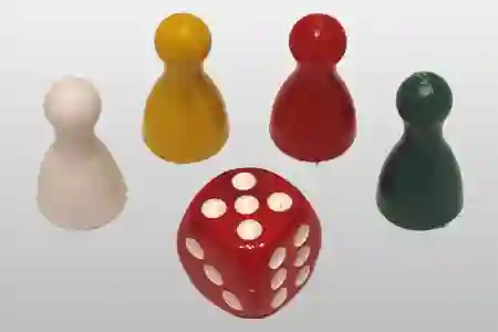 Кубик та 4 фішки